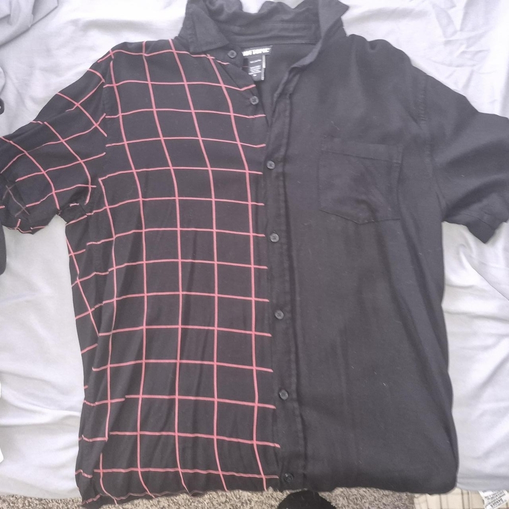 Hot Topic Black and Red Button Down Shirt